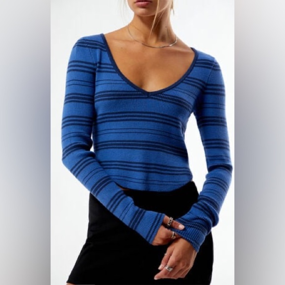 LA Hearts Woodland V-Neck Sweater - Picture 6 of 15